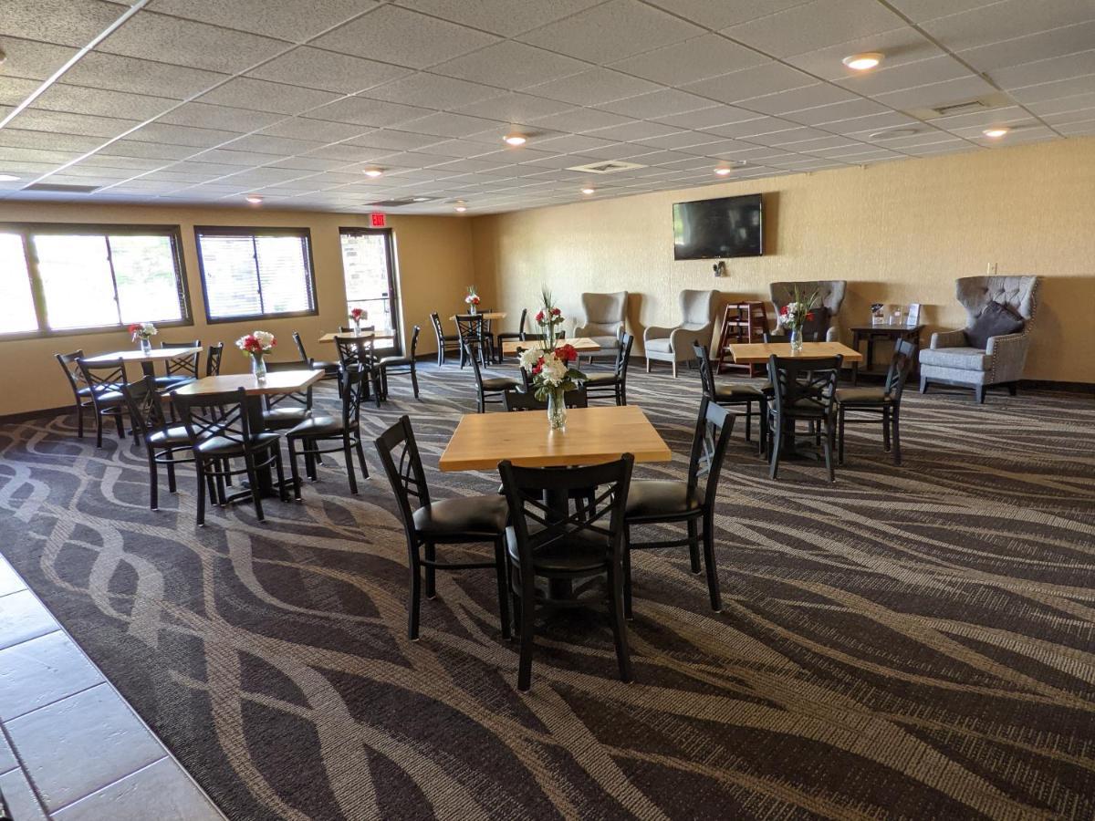 Cobblestone Inn & Suites - Merrill Buitenkant foto