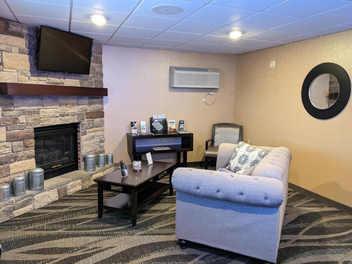 Cobblestone Inn & Suites - Merrill Buitenkant foto
