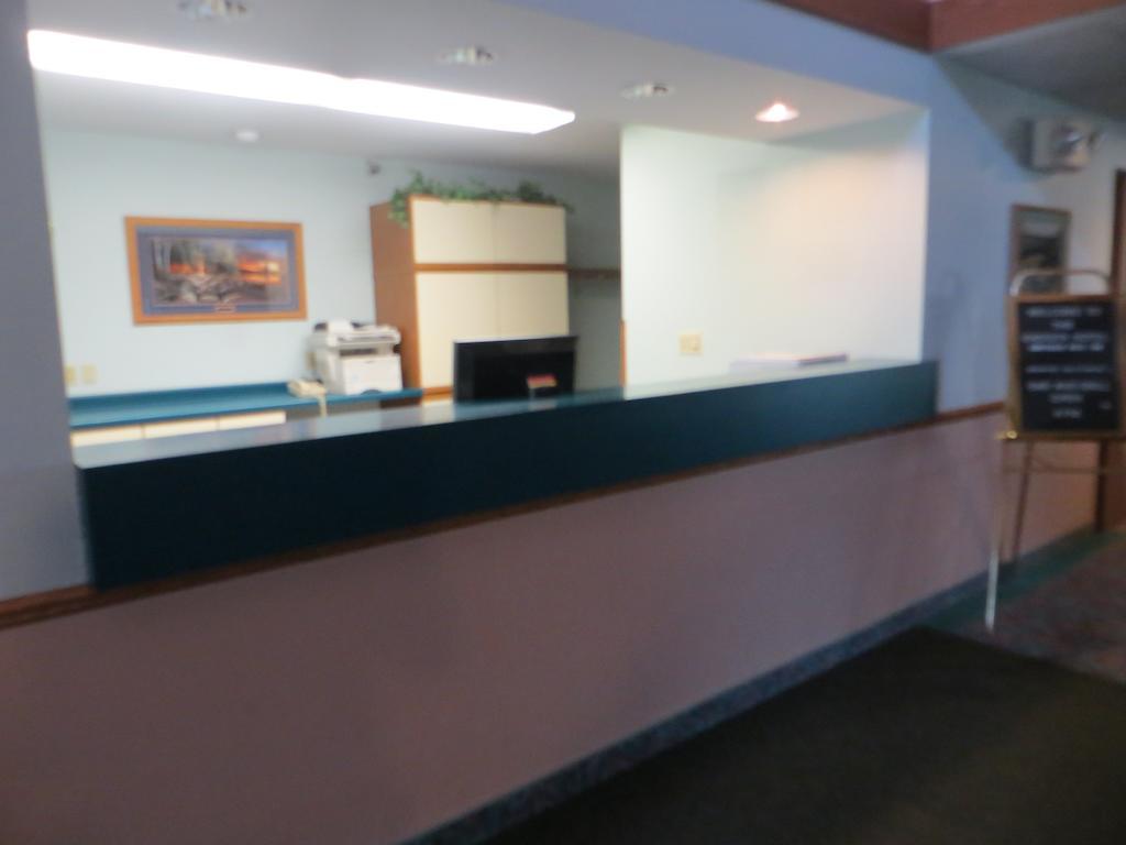 Cobblestone Inn & Suites - Merrill Buitenkant foto