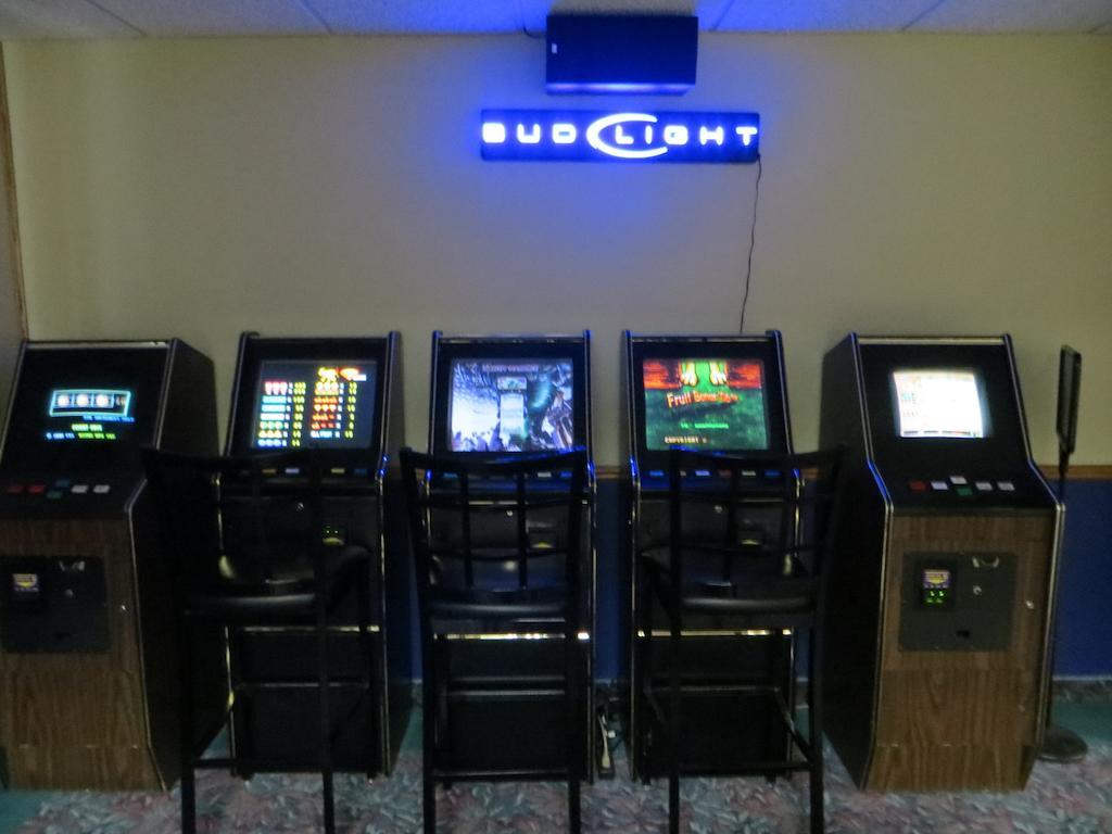 Cobblestone Inn & Suites - Merrill Buitenkant foto