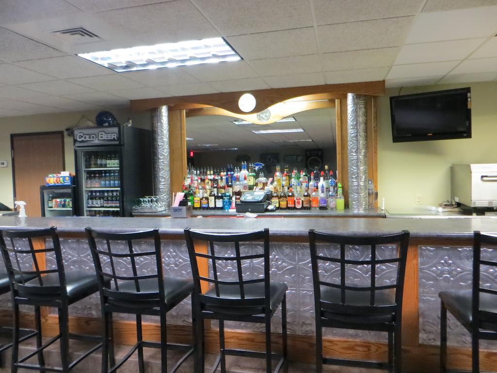 Cobblestone Inn & Suites - Merrill Buitenkant foto