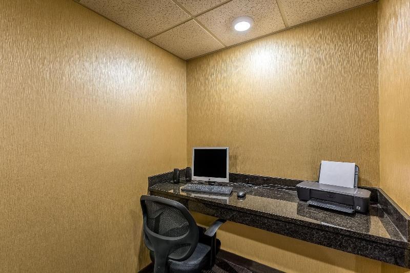 Cobblestone Inn & Suites - Merrill Buitenkant foto