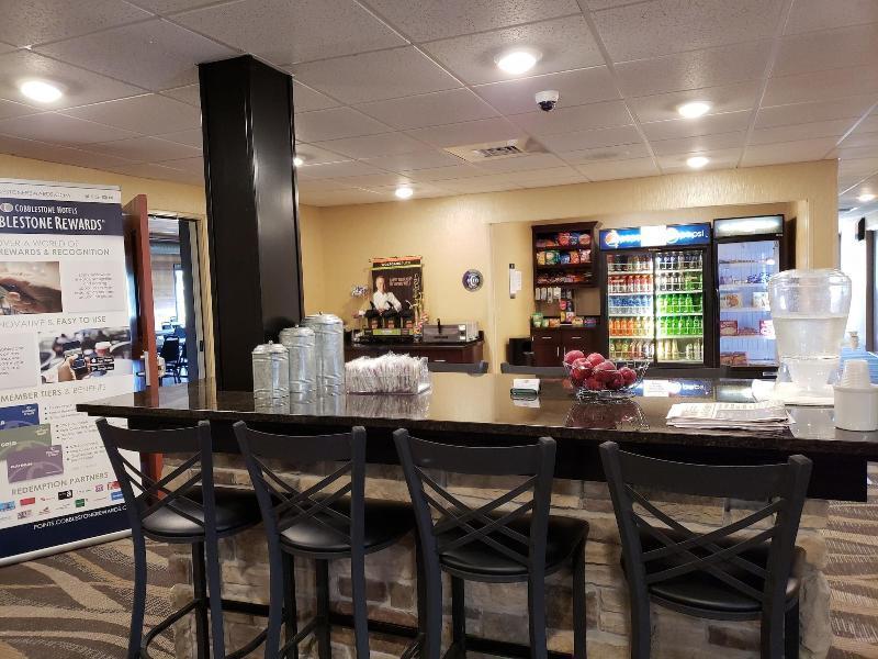 Cobblestone Inn & Suites - Merrill Buitenkant foto