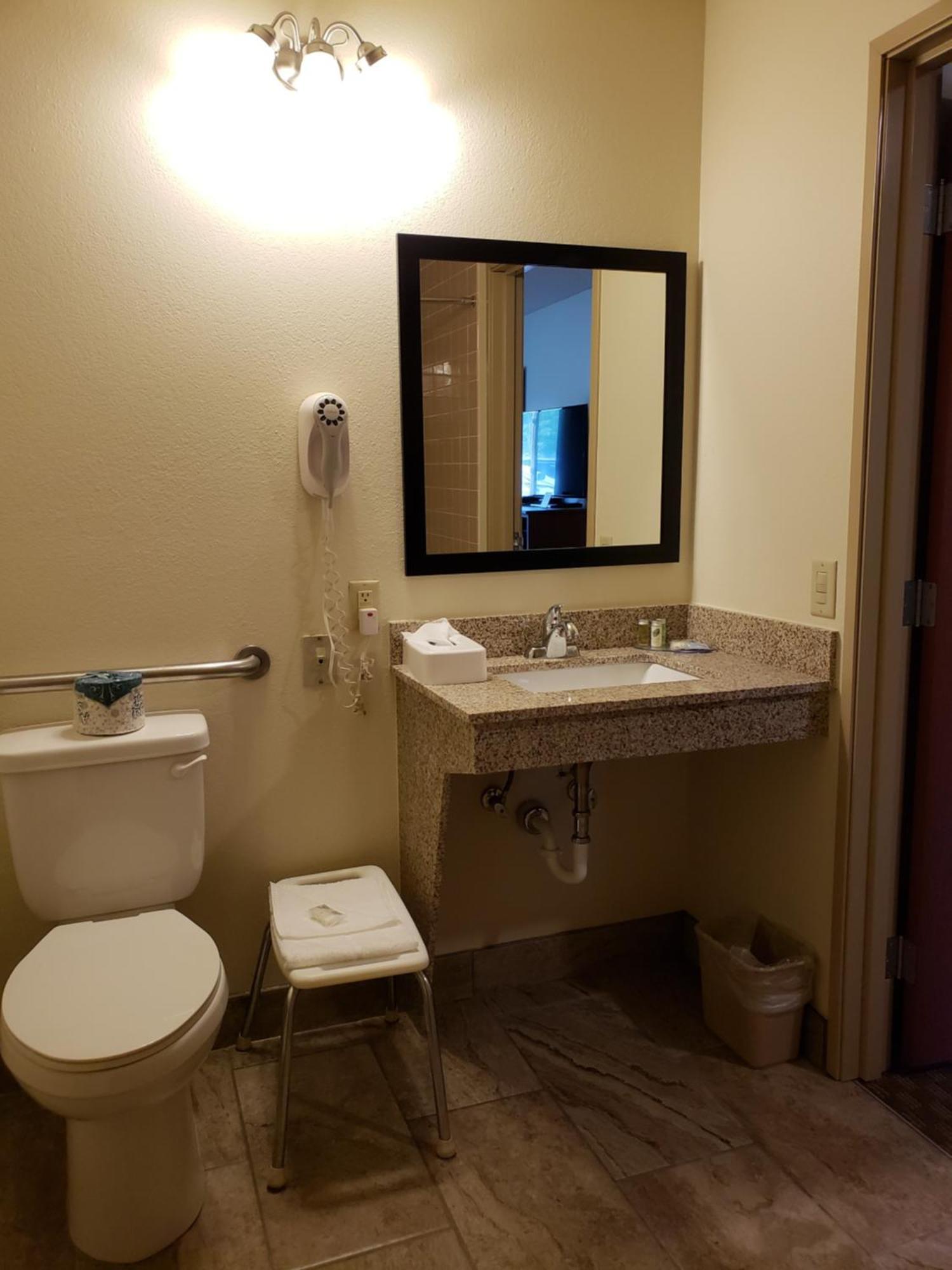 Cobblestone Inn & Suites - Merrill Buitenkant foto