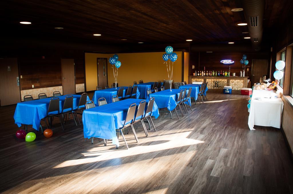 Cobblestone Inn & Suites - Merrill Buitenkant foto