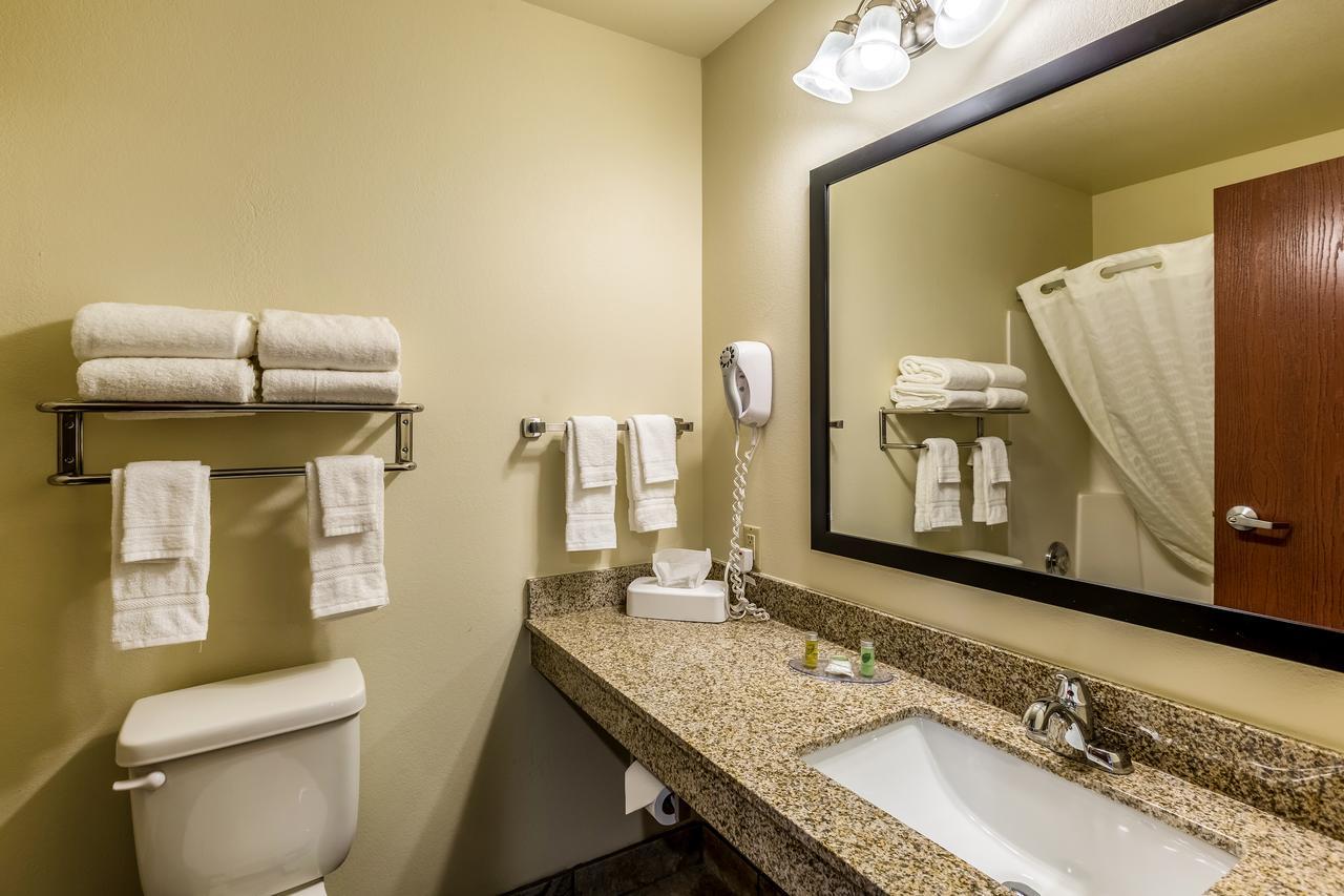 Cobblestone Inn & Suites - Merrill Buitenkant foto