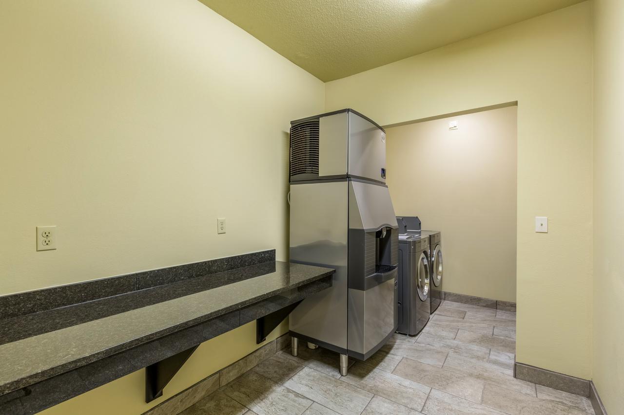 Cobblestone Inn & Suites - Merrill Buitenkant foto